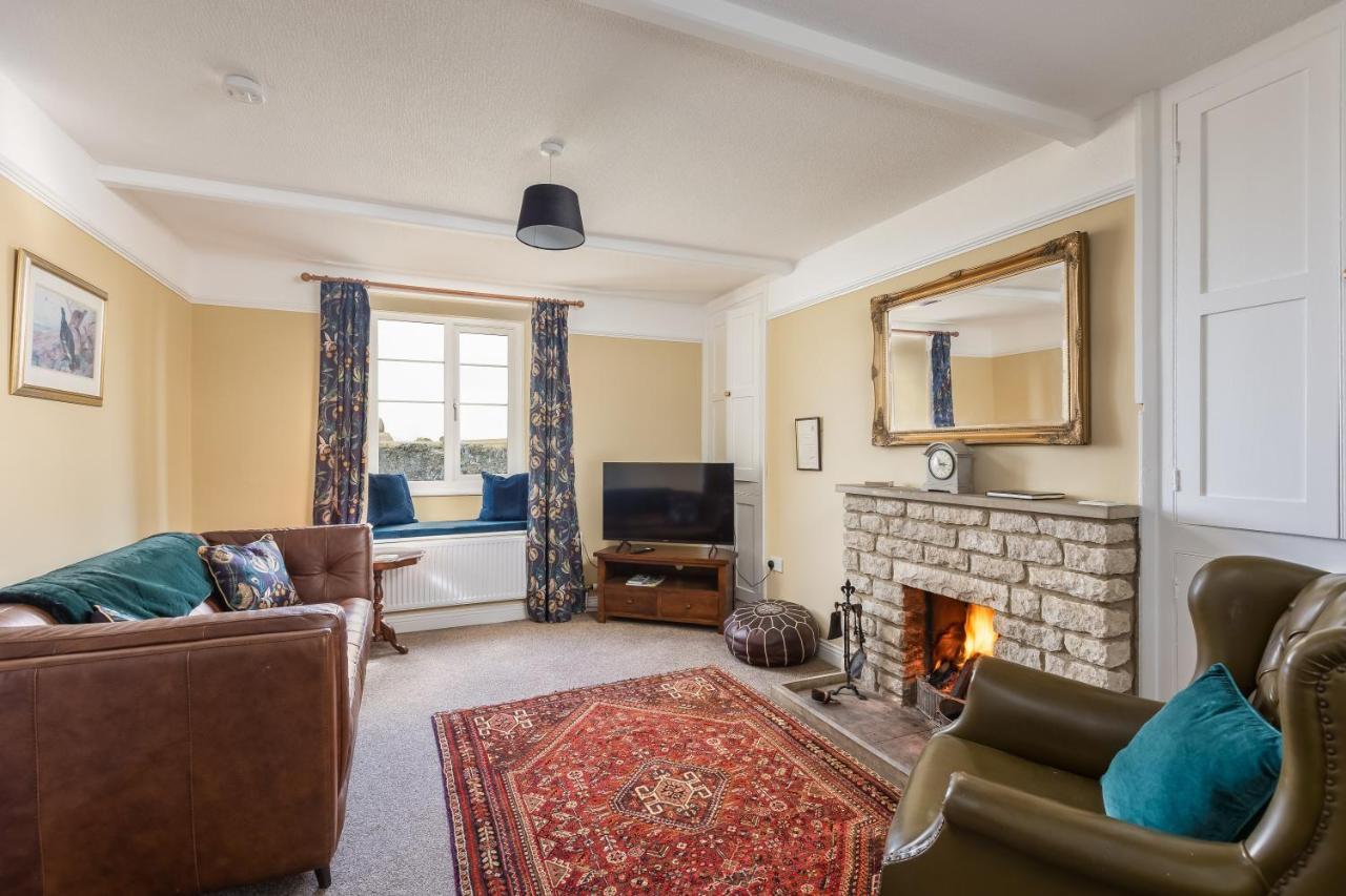 Luxury Farmhouse With Stunning Views And Hot Tub Ebberston Eksteriør billede