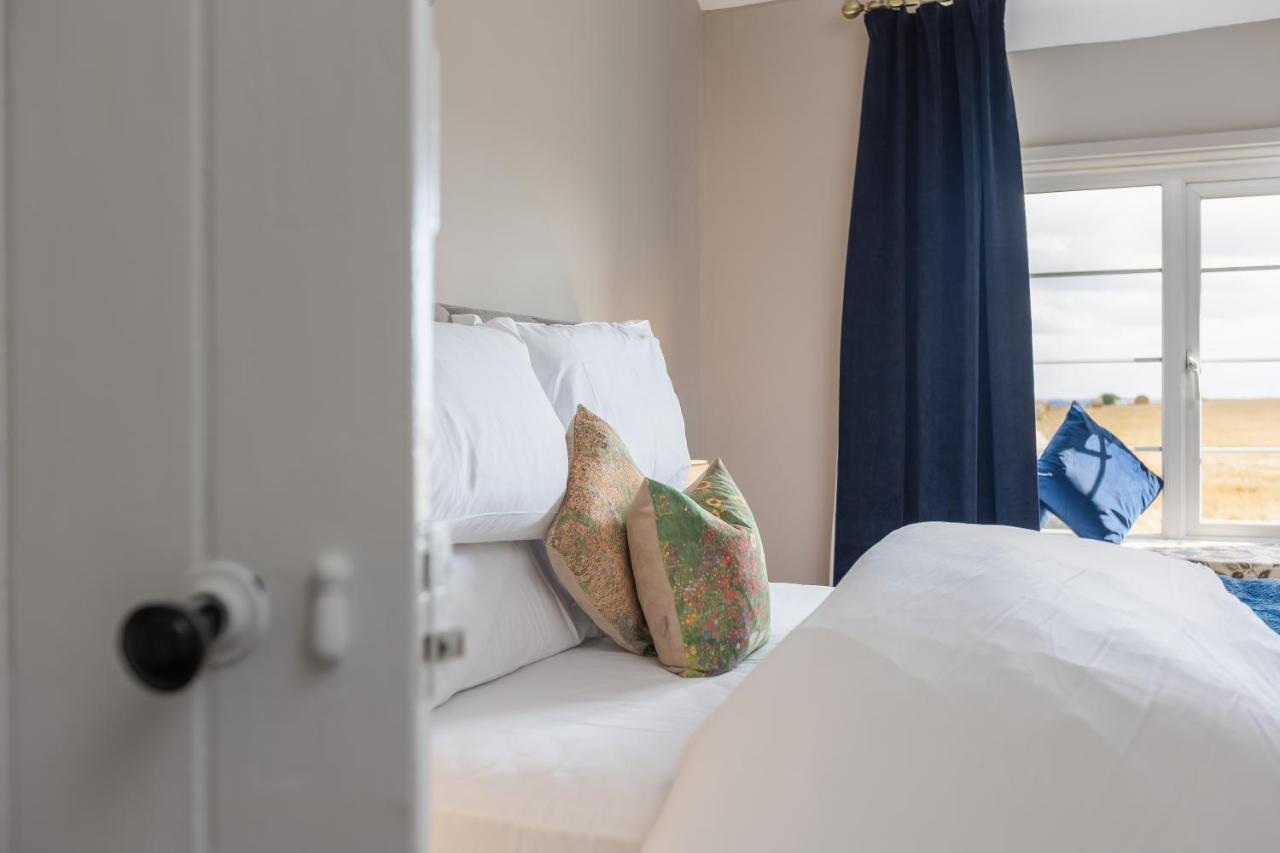 Luxury Farmhouse With Stunning Views And Hot Tub Ebberston Eksteriør billede