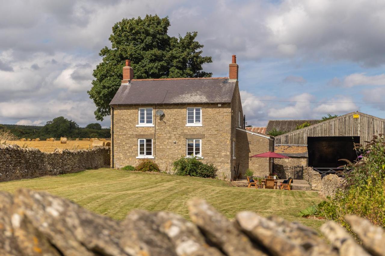 Luxury Farmhouse With Stunning Views And Hot Tub Ebberston Eksteriør billede