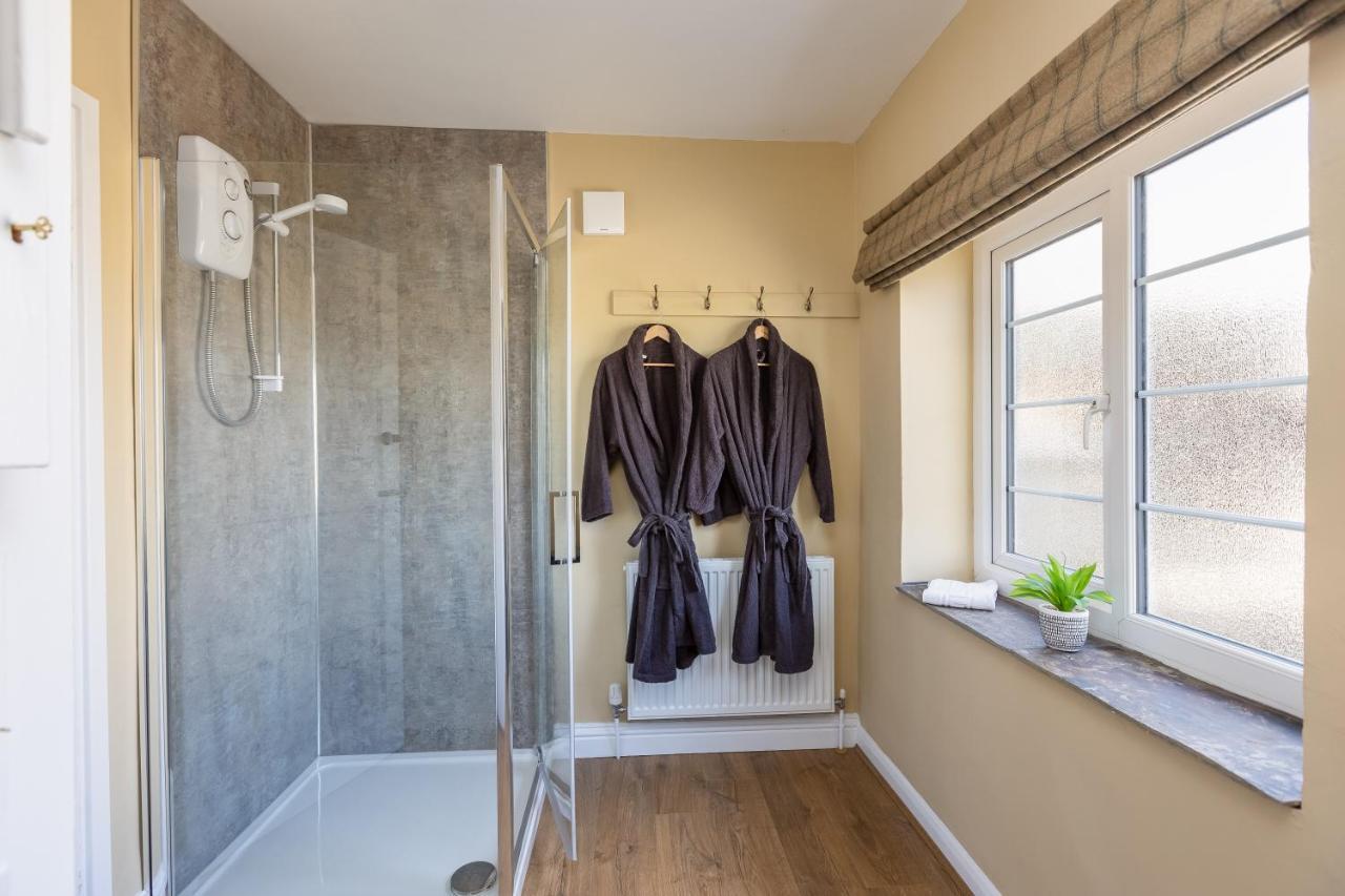 Luxury Farmhouse With Stunning Views And Hot Tub Ebberston Eksteriør billede
