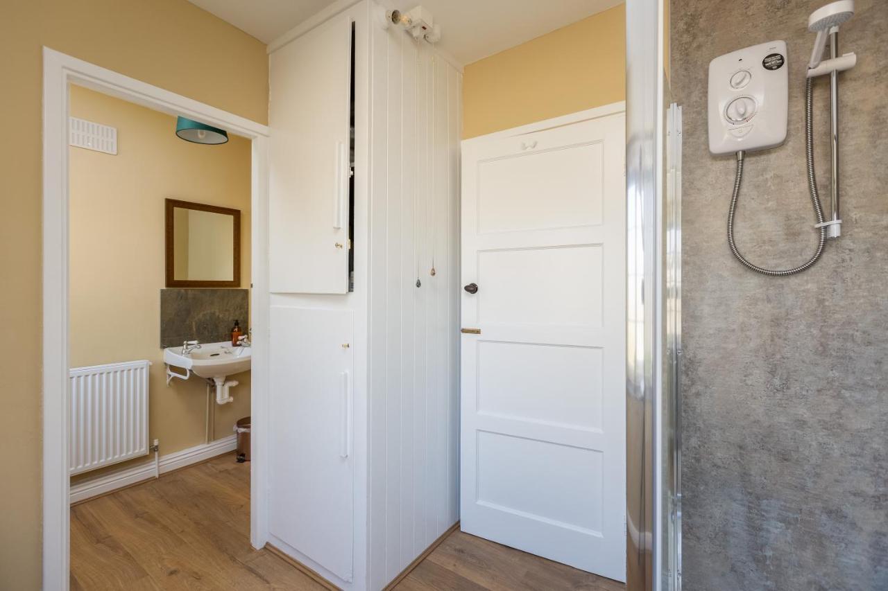 Luxury Farmhouse With Stunning Views And Hot Tub Ebberston Eksteriør billede
