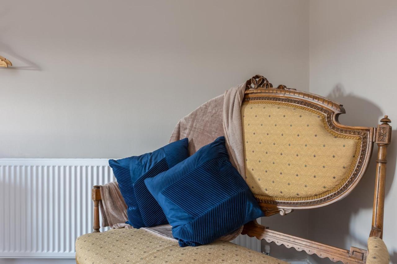 Luxury Farmhouse With Stunning Views And Hot Tub Ebberston Eksteriør billede