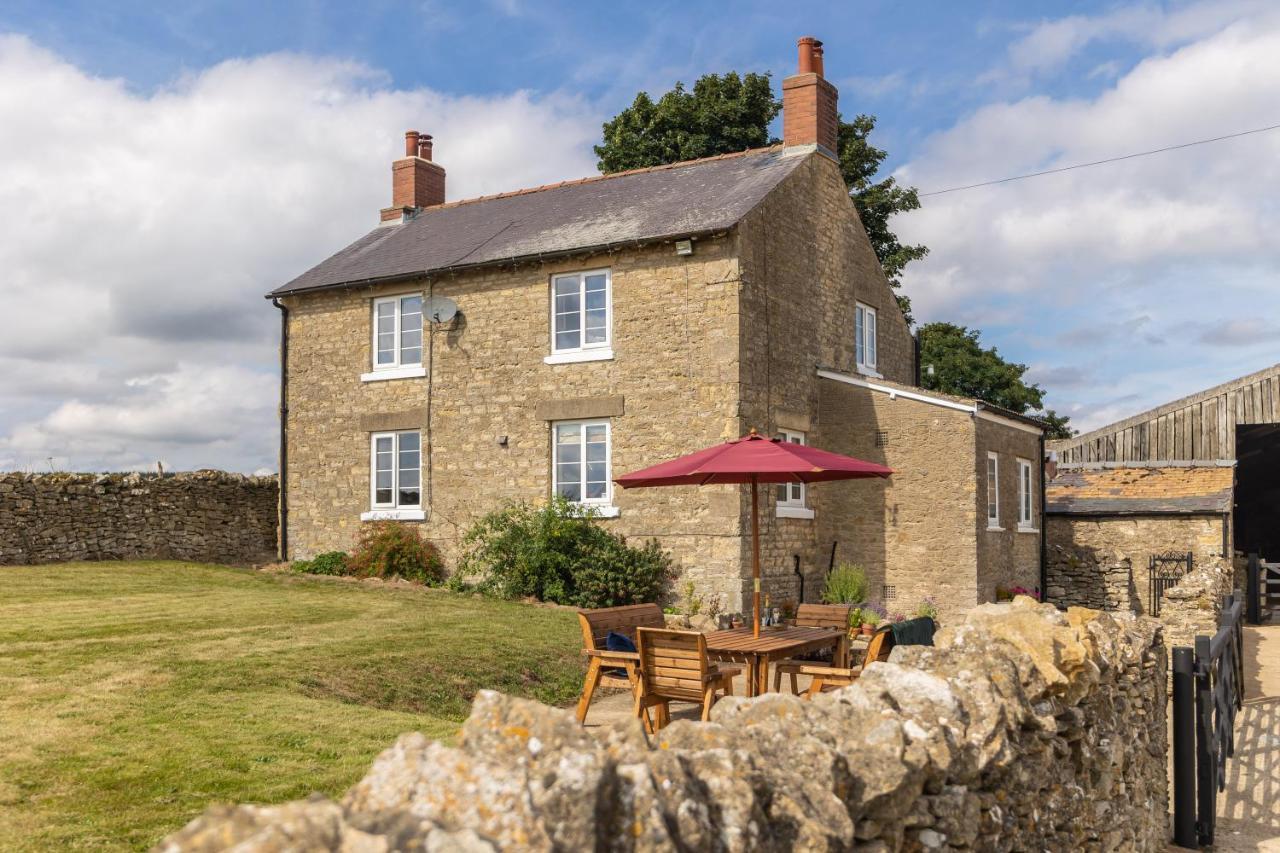 Luxury Farmhouse With Stunning Views And Hot Tub Ebberston Eksteriør billede